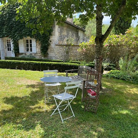 La Laiterie Du Logis Bed & Breakfast Chaniers Exterior foto