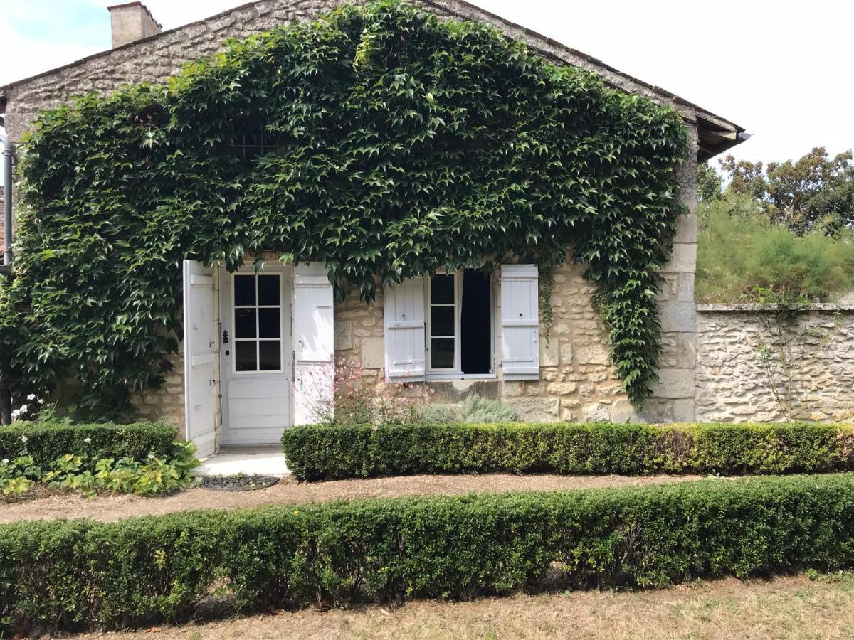 La Laiterie Du Logis Bed & Breakfast Chaniers Exterior foto