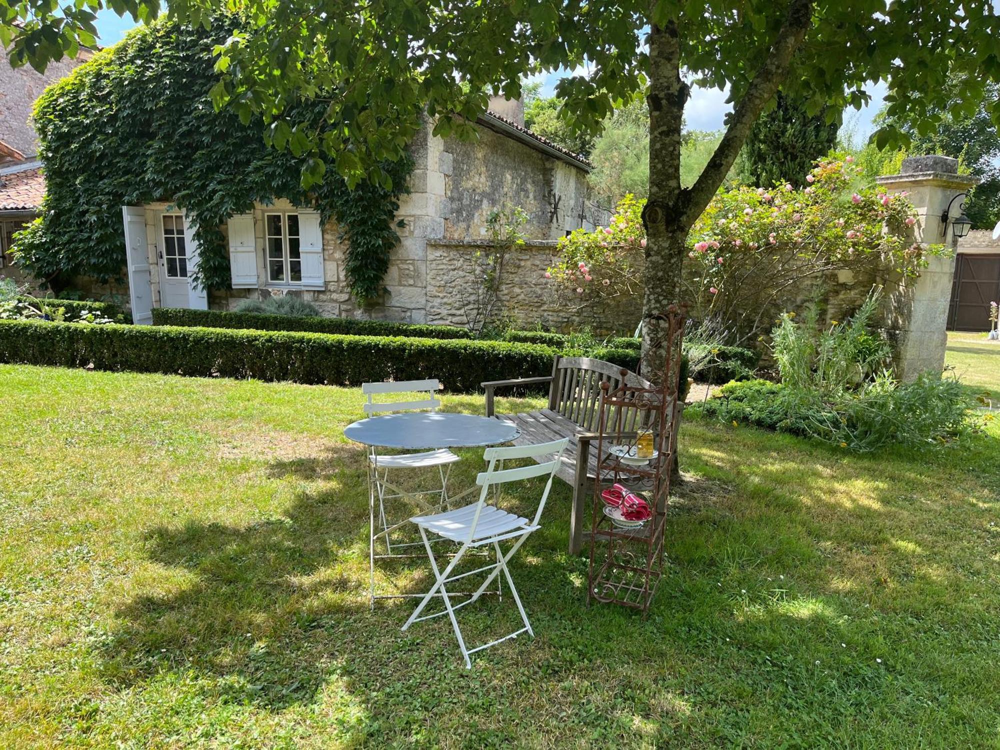 La Laiterie Du Logis Bed & Breakfast Chaniers Exterior foto